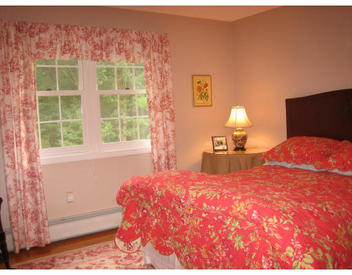 14 Anna's Way Boxford, MA 01921 - Photo 13 of 16 Gallery Image 13