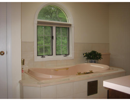 14 Anna's Way Boxford, MA 01921 - Photo 16 of 16 Gallery Image 16