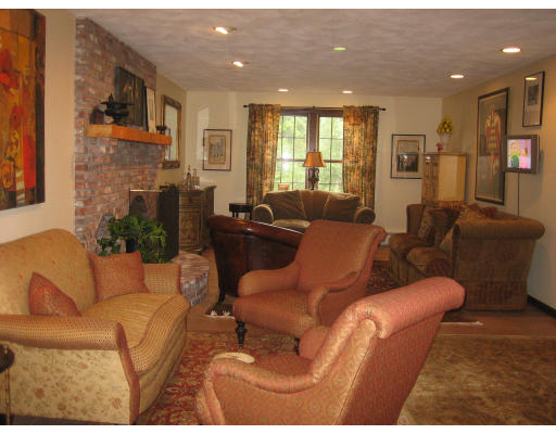 14 Anna's Way Boxford, MA 01921 - Photo 3 of 16 Gallery Image 3