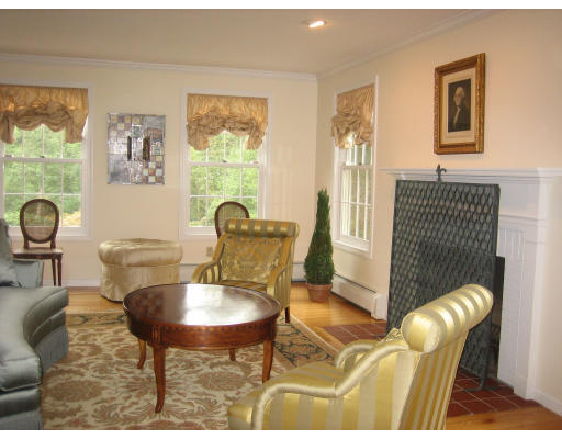 14 Anna's Way Boxford, MA 01921 - Photo 6 of 16 Gallery Image 6