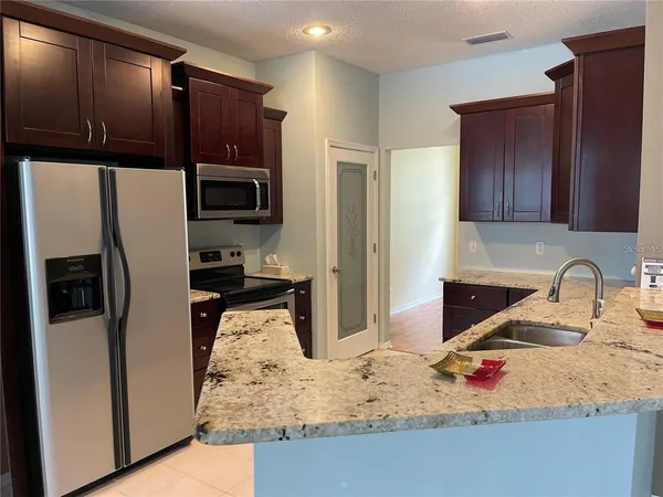 $2,975 | 4918 Willow Ridge Terrace, Valrico, FL 33596