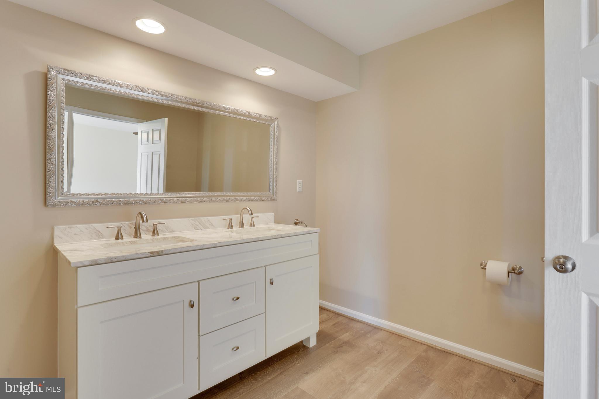 6901 Campbell Hill Road Hurlock, MD 21643 - Photo 22 of 28 Bath (Master)