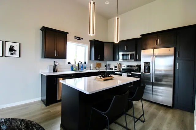 $355,000 | 6737 71st Avenue South, Horace, ND 58047