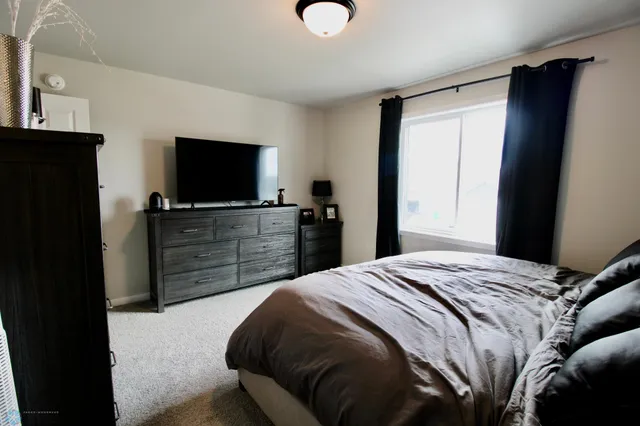 $355,000 | 6737 71st Avenue South, Horace, ND 58047