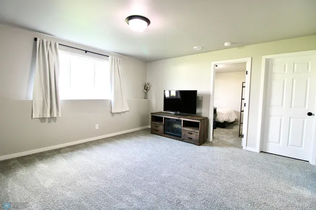 $355,000 | 6737 71st Avenue South, Horace, ND 58047