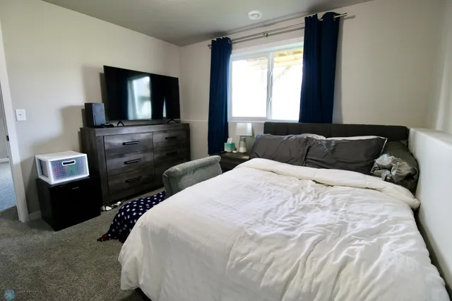 $355,000 | 6737 71st Avenue South, Horace, ND 58047