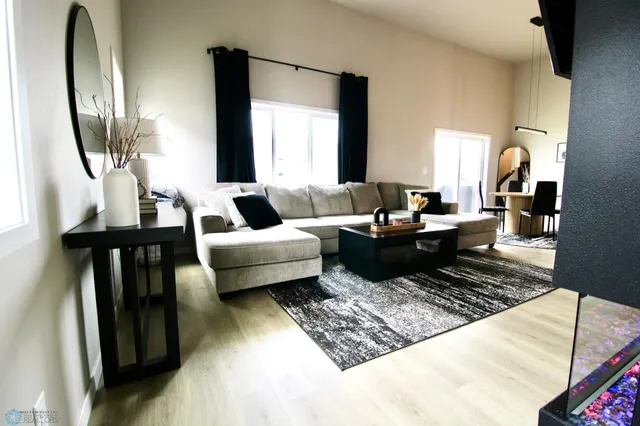 $355,000 | 6737 71st Avenue South, Horace, ND 58047