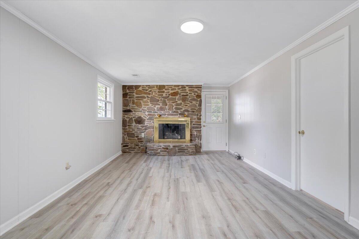 5844 Castle Rock Road Roanoke, VA 24018 - Photo 20 of 43 20-MIB04967