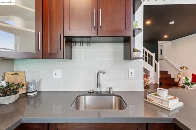 $599,950 | 1004 9th Avenue, Oakland, CA 94606