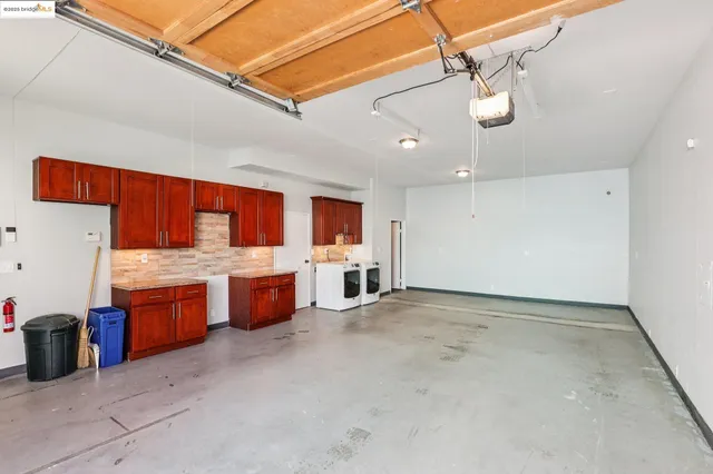 $599,950 | 1004 9th Avenue, Oakland, CA 94606