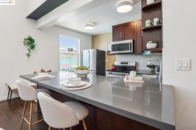 $599,950 | 1004 9th Avenue, Oakland, CA 94606