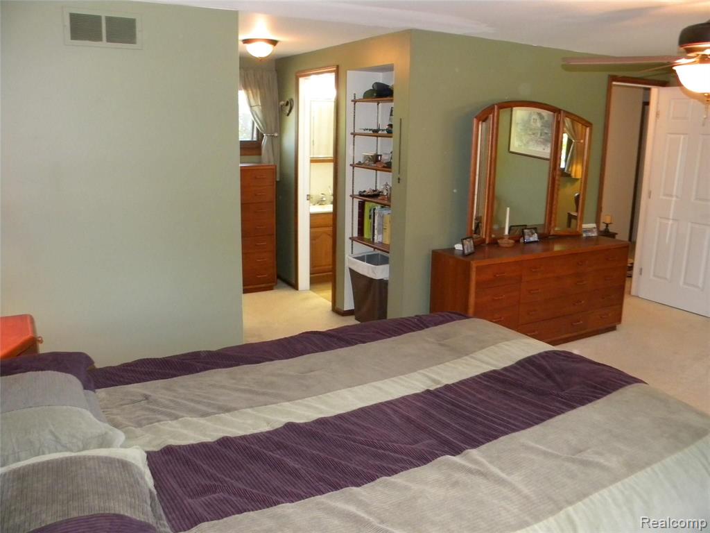 3715 Hazelton Avenue Rochester Hills, MI 48307 - Photo 27 of 52