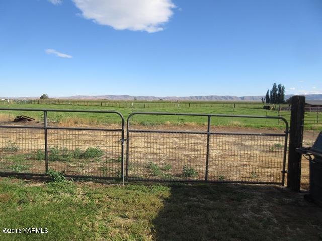 270 Evans Road Wapato, WA 98951 - Photo 28 of 42 a view of a park
