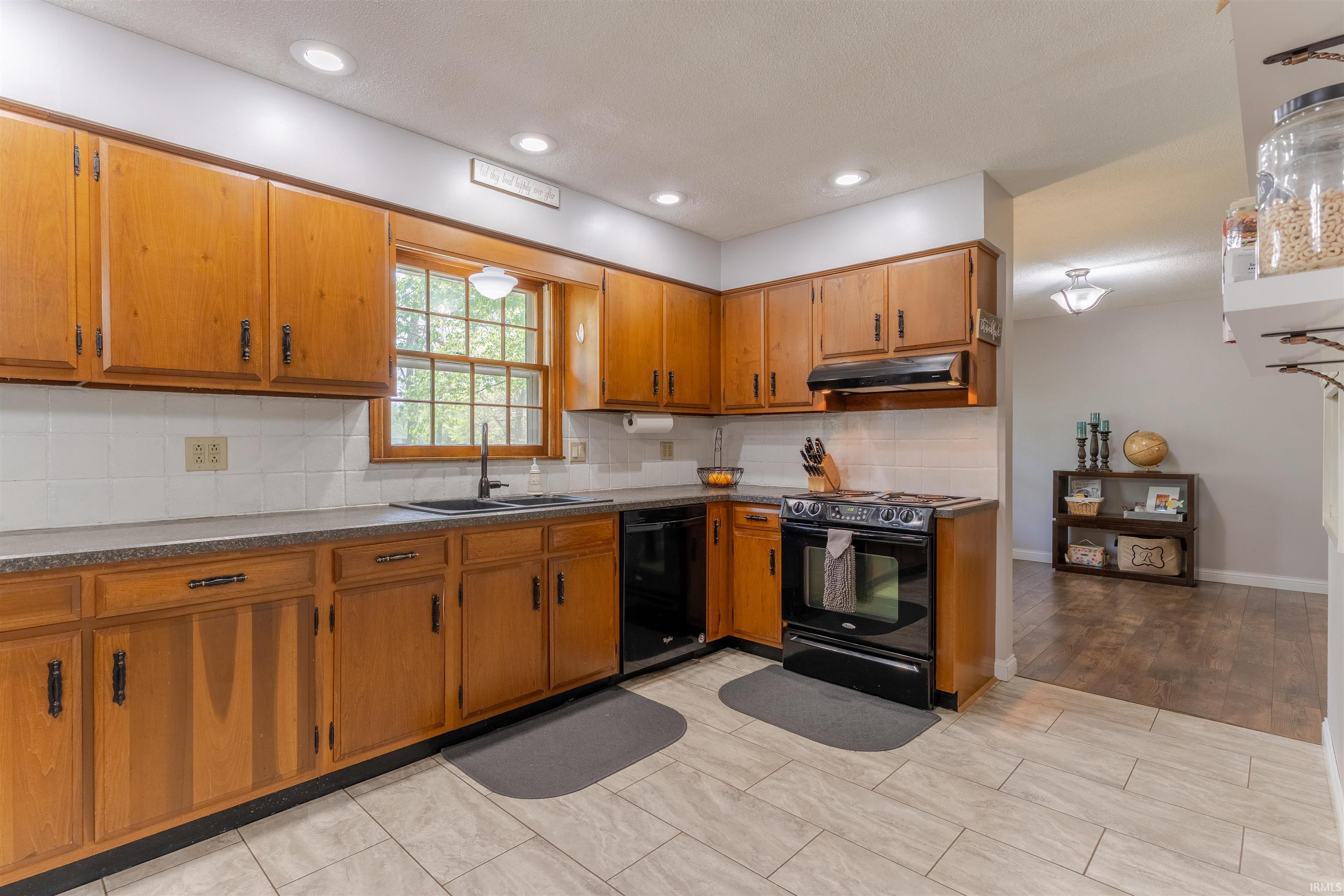 1220 Schenk Road Evansville, IN 47710 - Photo 9 of 36