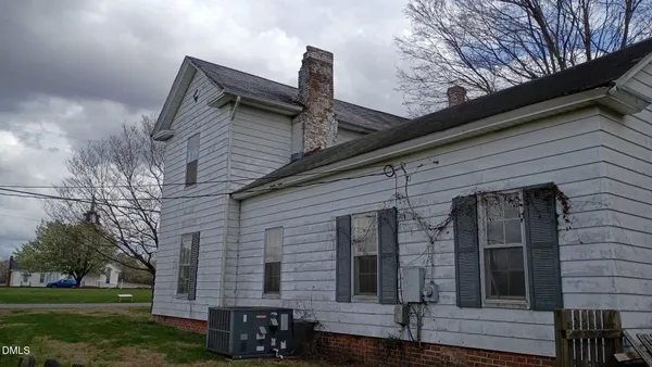 $130,000 | 325 North Asheboro Street, Liberty, NC 27298