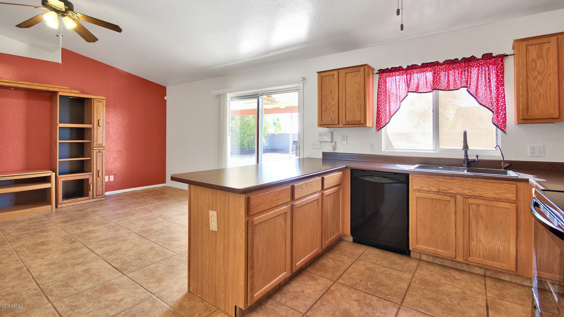 10827 East Cholla Road Mesa, AZ 85207 - Photo 16 of 39 17
