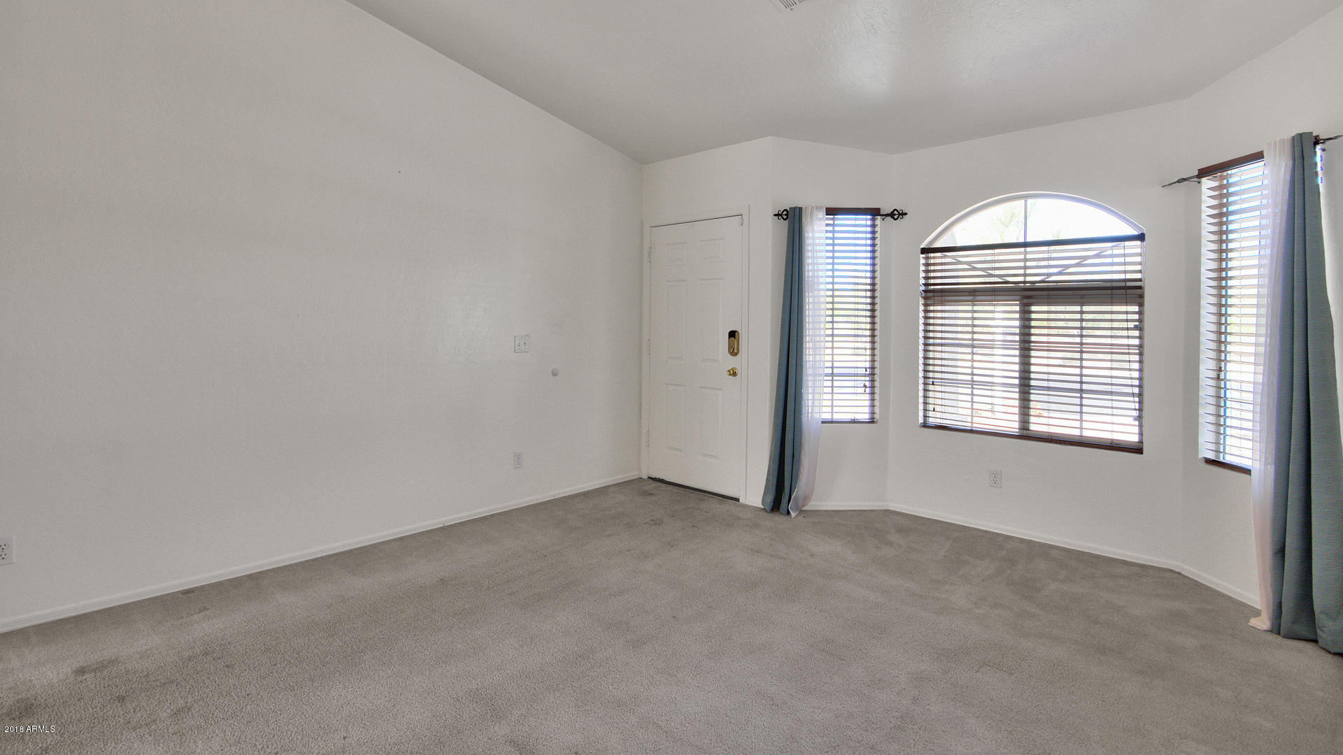 10827 East Cholla Road Mesa, AZ 85207 - Photo 6 of 39 07