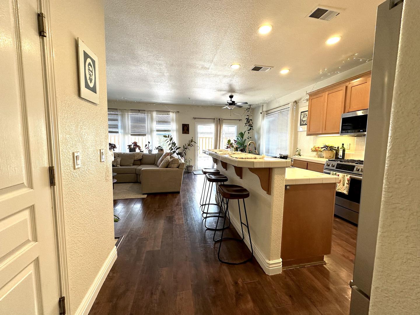 718 Roble Street Watsonville, CA 95076 - Photo 3 of 36