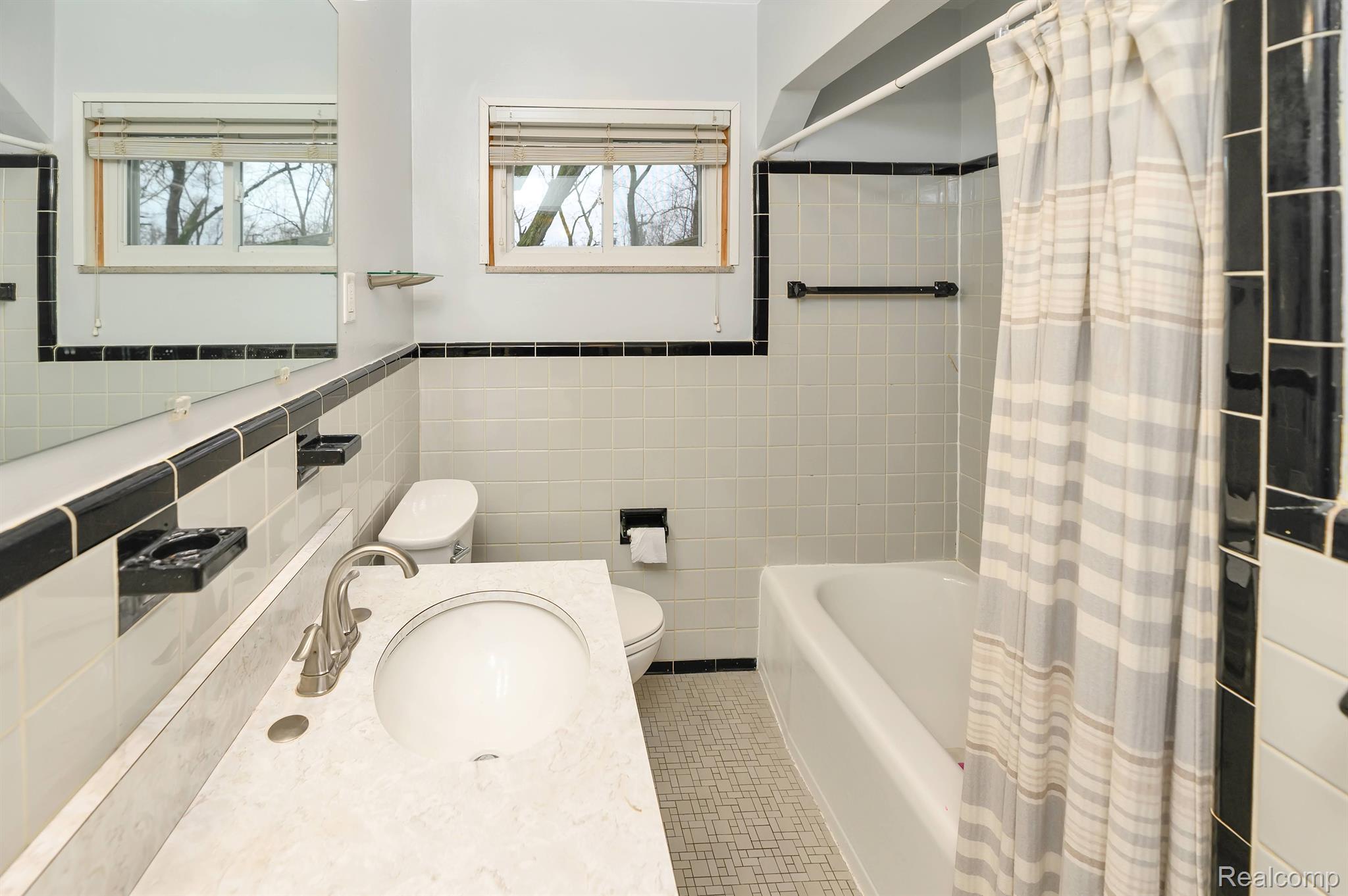 2715 Columbia Road Berkley, MI 48072 - Photo 26 of 51 Gallery Image 26