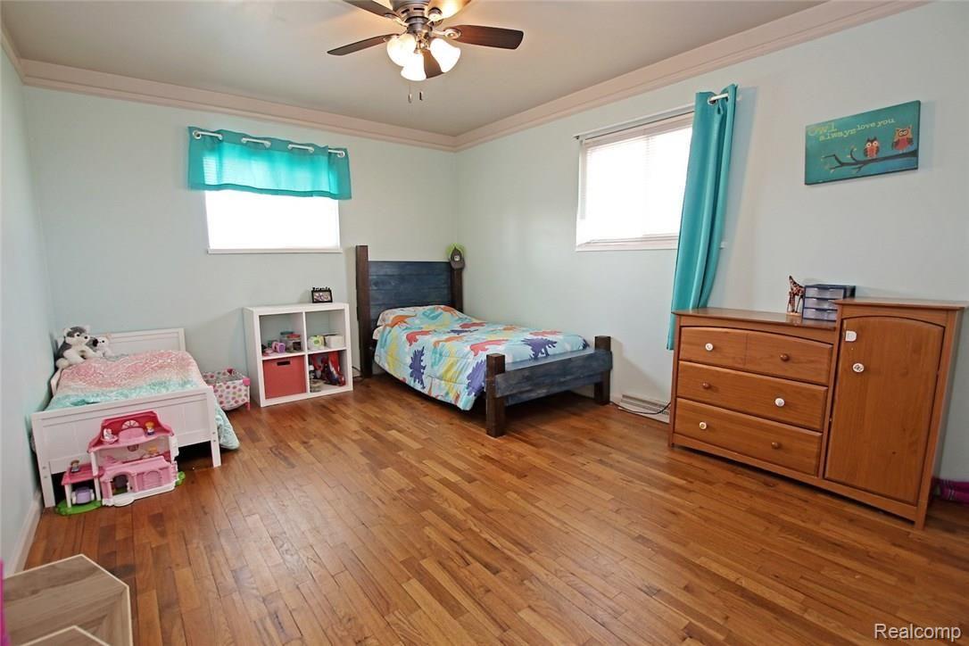 9488 Hegel Road Goodrich, MI 48438 - Photo 18 of 42 18) Bedroom 1.jpg