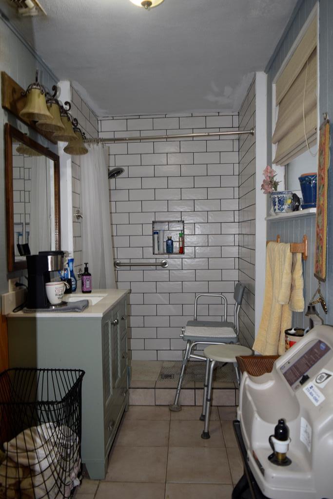 420 Bluebonnet Drive Kerrville, TX 78028 - Photo 21 of 22 a bathroom with a sink and a mirror