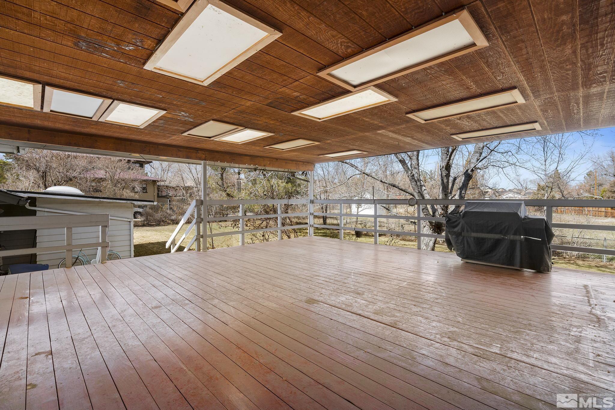 1545 Meadowview Lane Reno, NV 89509 - Photo 28 of 36 a swimming pool with view of residential space