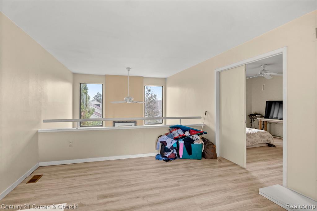694 Charing Court Rochester Hills, MI 48307 - Photo 13 of 21