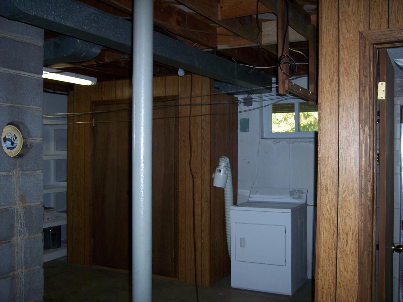 508 Blue Ridge Drive Blue Ridge, VA 24064 - Photo 22 of 26 a bathroom with a shower