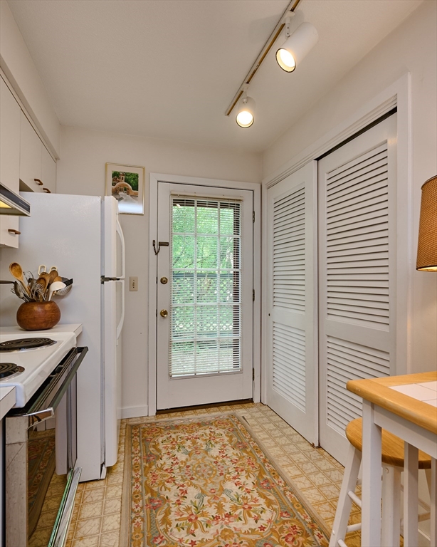 57 Amity Place, Unit 57 Amherst, MA 01002 - Photo 11 of 26