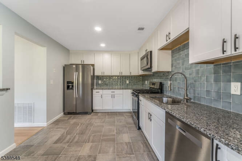 901 Fox Hill Place Milford, NJ 08848 - Photo 11 of 35