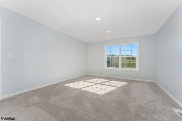 $389,000 | 901 Fox Hill Place, Milford, NJ 08848