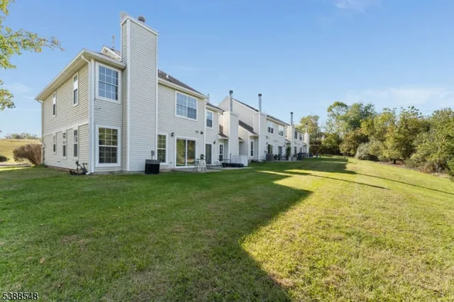 $389,000 | 901 Fox Hill Place, Milford, NJ 08848