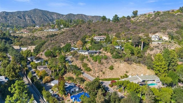 $2,695,000 | 5260 Gould Avenue, La Canada Flintridge, CA 91011
