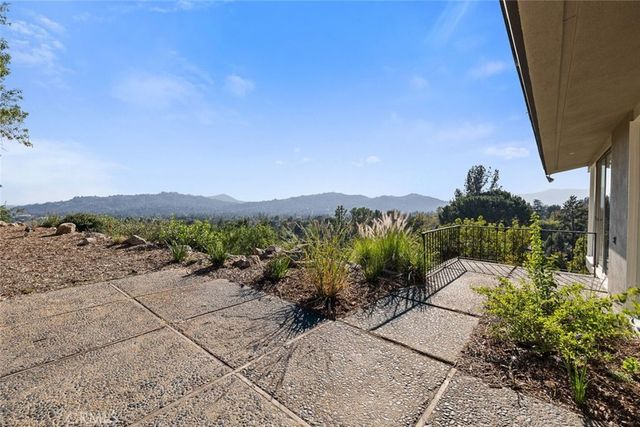 $2,695,000 | 5260 Gould Avenue, La Canada Flintridge, CA 91011