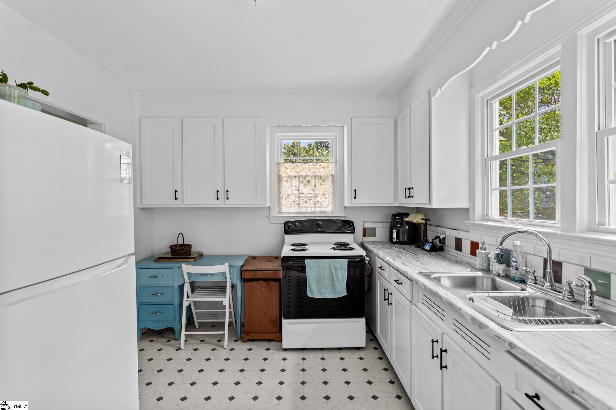 306 Legrand Boulevard Greenville, SC 29607 - Photo 14 of 27 Gallery Image 14