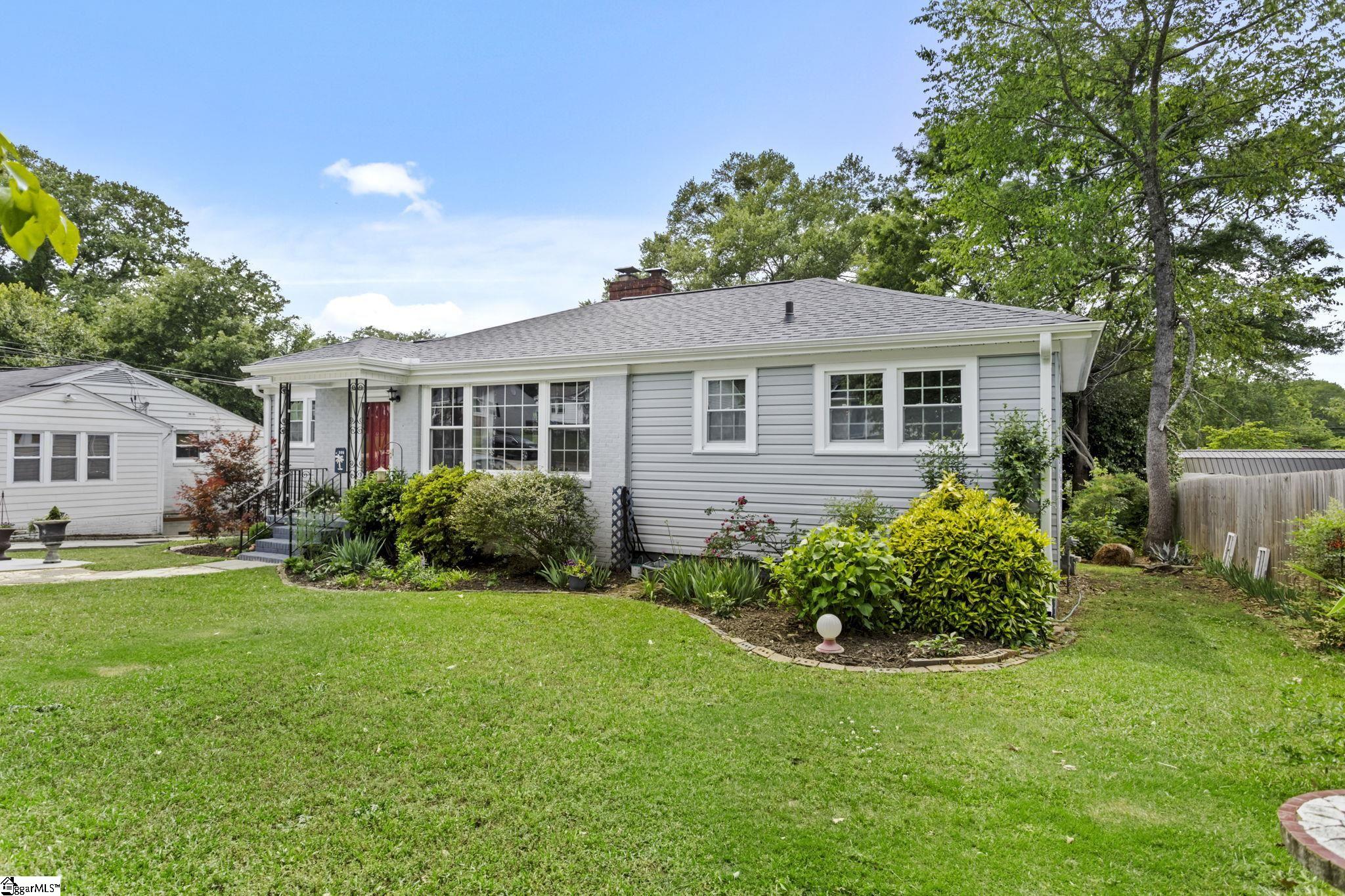 306 Legrand Boulevard Greenville, SC 29607 - Photo 3 of 27 Gallery Image 3