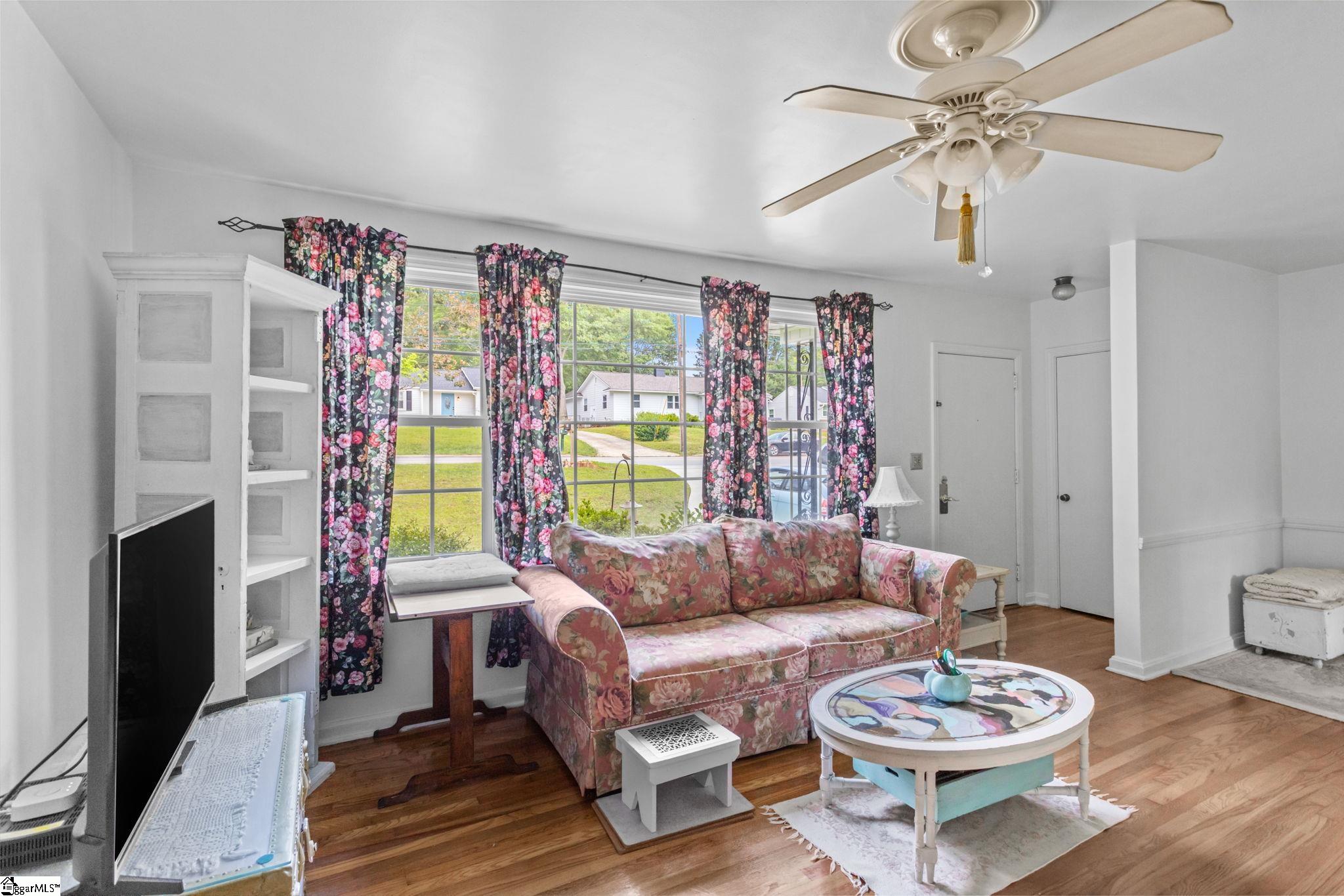 306 Legrand Boulevard Greenville, SC 29607 - Photo 5 of 27 Gallery Image 5