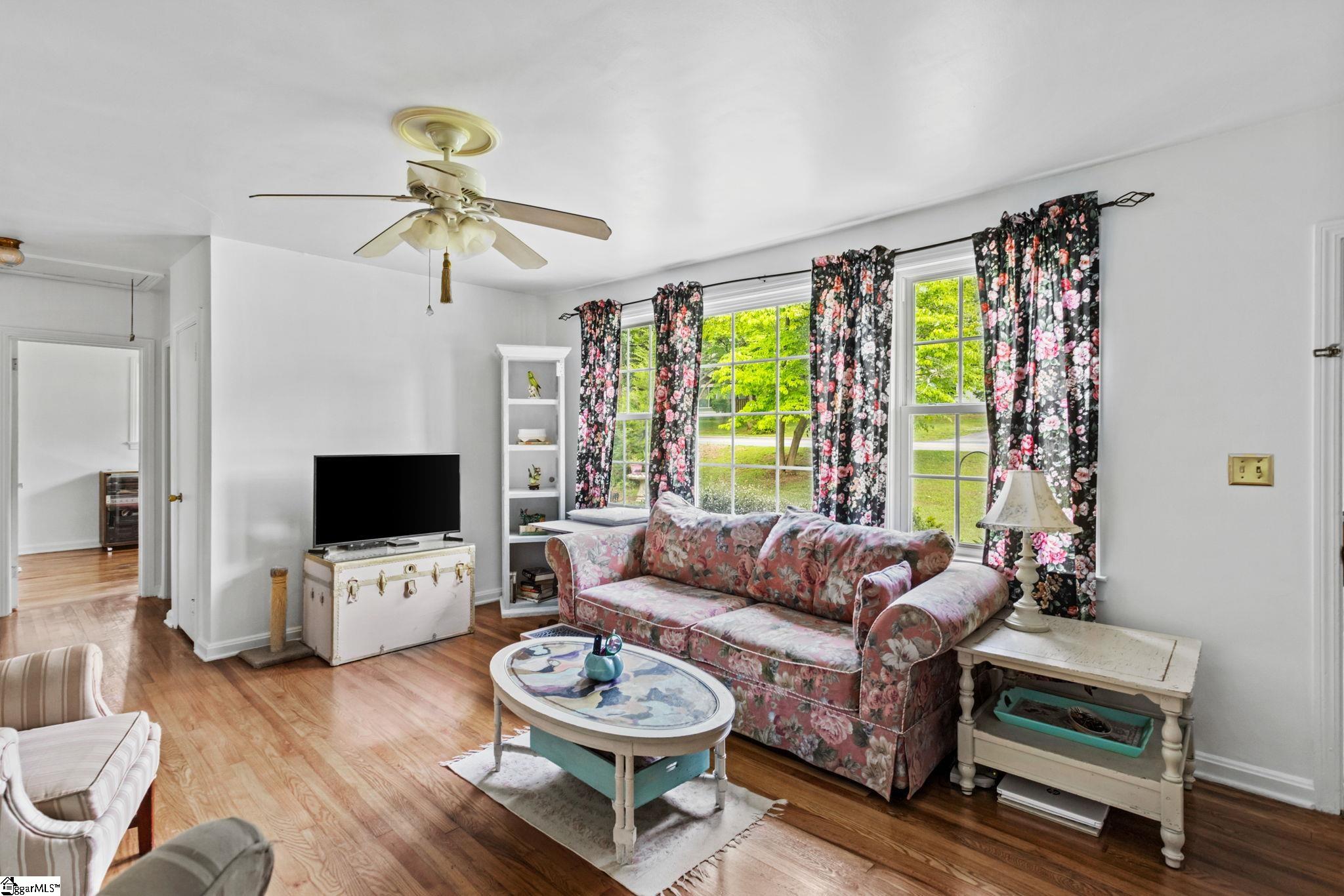 306 Legrand Boulevard Greenville, SC 29607 - Photo 9 of 27 Gallery Image 9