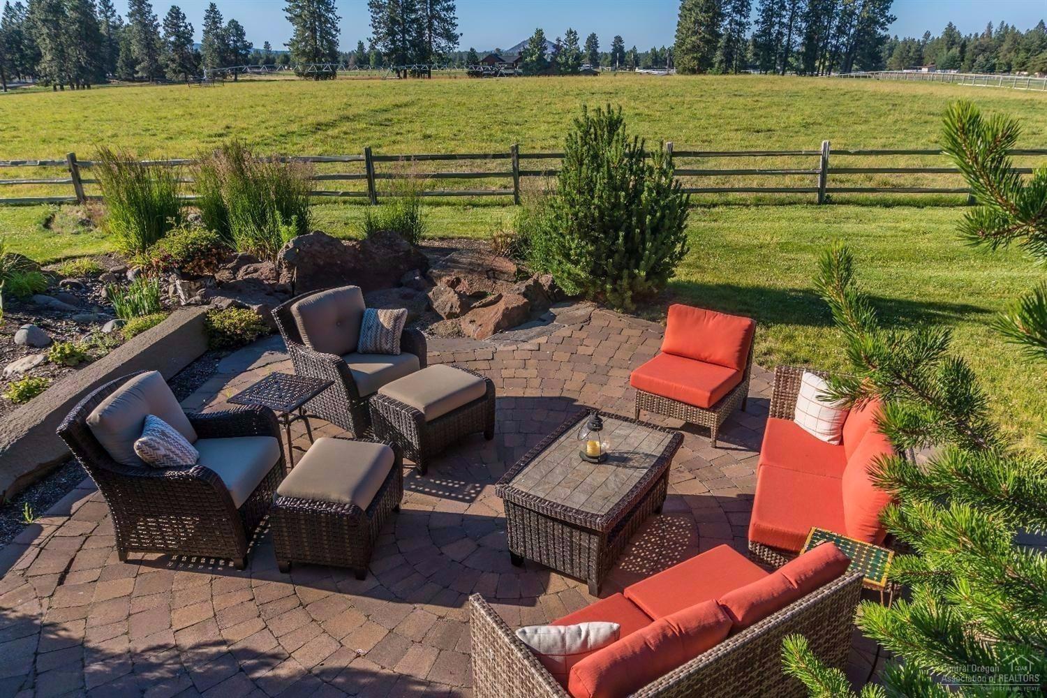 60550 Tekampe Road Bend, OR 97702 - Photo 17 of 19 Beautiful outdoor living fronting the 10
