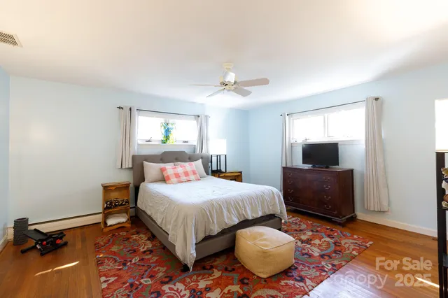 $364,500 | 145 21st Avenue Northwest, Hickory, NC 28601