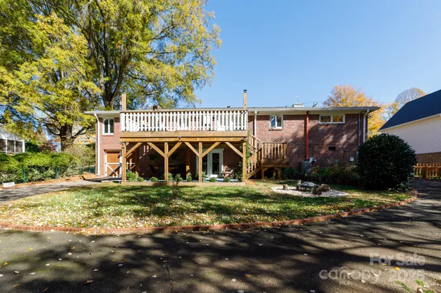 $364,500 | 145 21st Avenue Northwest, Hickory, NC 28601