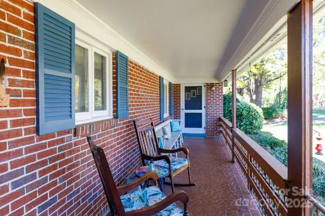 $364,500 | 145 21st Avenue Northwest, Hickory, NC 28601