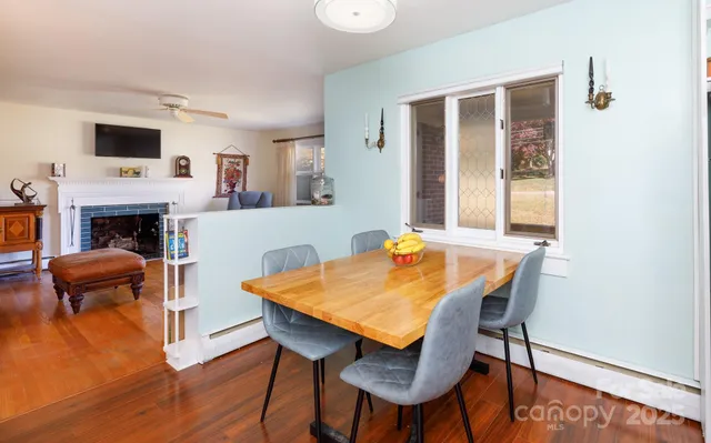 $364,500 | 145 21st Avenue Northwest, Hickory, NC 28601