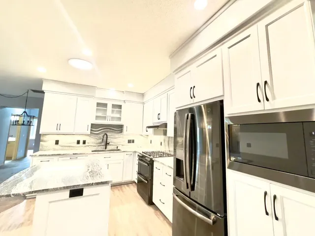 $2,200 | 12022 Vermillion Street Northeast, Unit B, Blaine, MN 55449