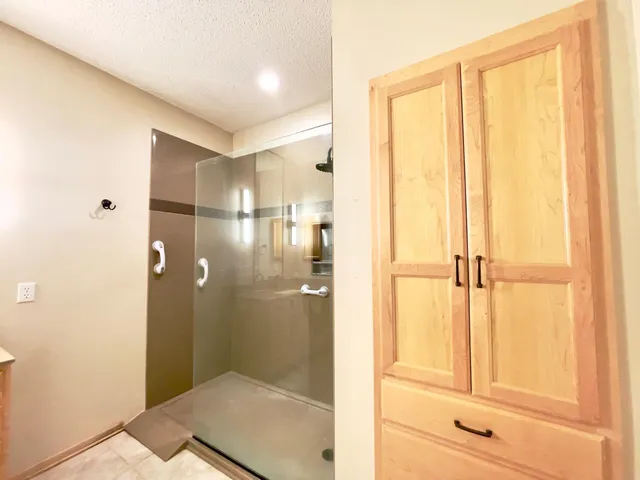 $2,200 | 12022 Vermillion Street Northeast, Unit B, Blaine, MN 55449