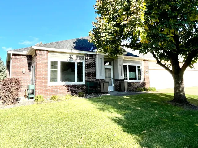 $2,200 | 12022 Vermillion Street Northeast, Unit B, Blaine, MN 55449