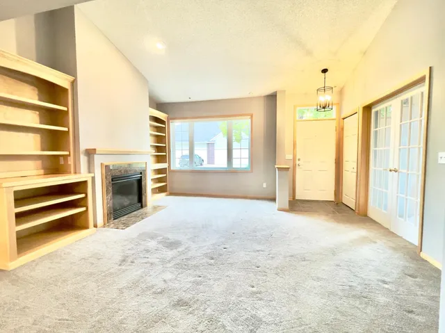 $2,200 | 12022 Vermillion Street Northeast, Unit B, Blaine, MN 55449