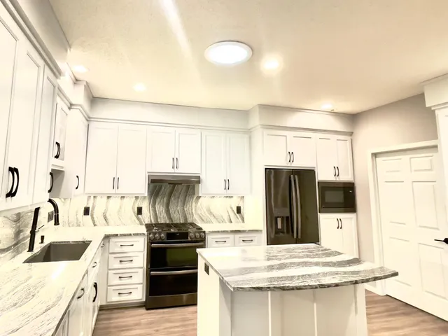 $2,200 | 12022 Vermillion Street Northeast, Unit B, Blaine, MN 55449