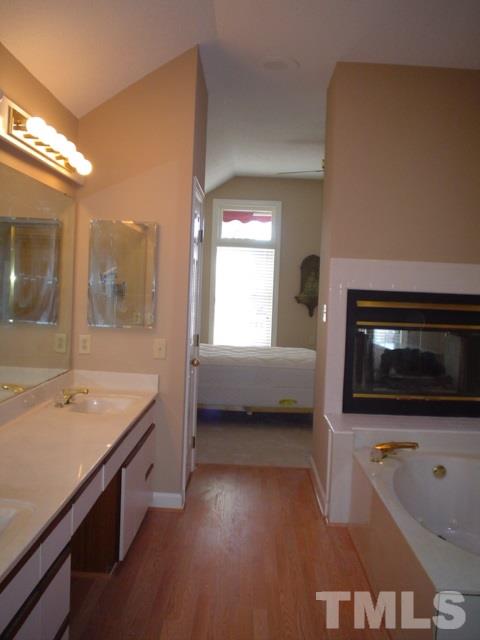 10037 Goodview Court Raleigh, NC 27613 - Photo 6 of 8