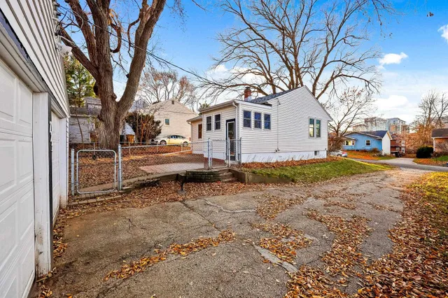 $399,000 | 725 North Meadow Lane, Madison, WI 53705